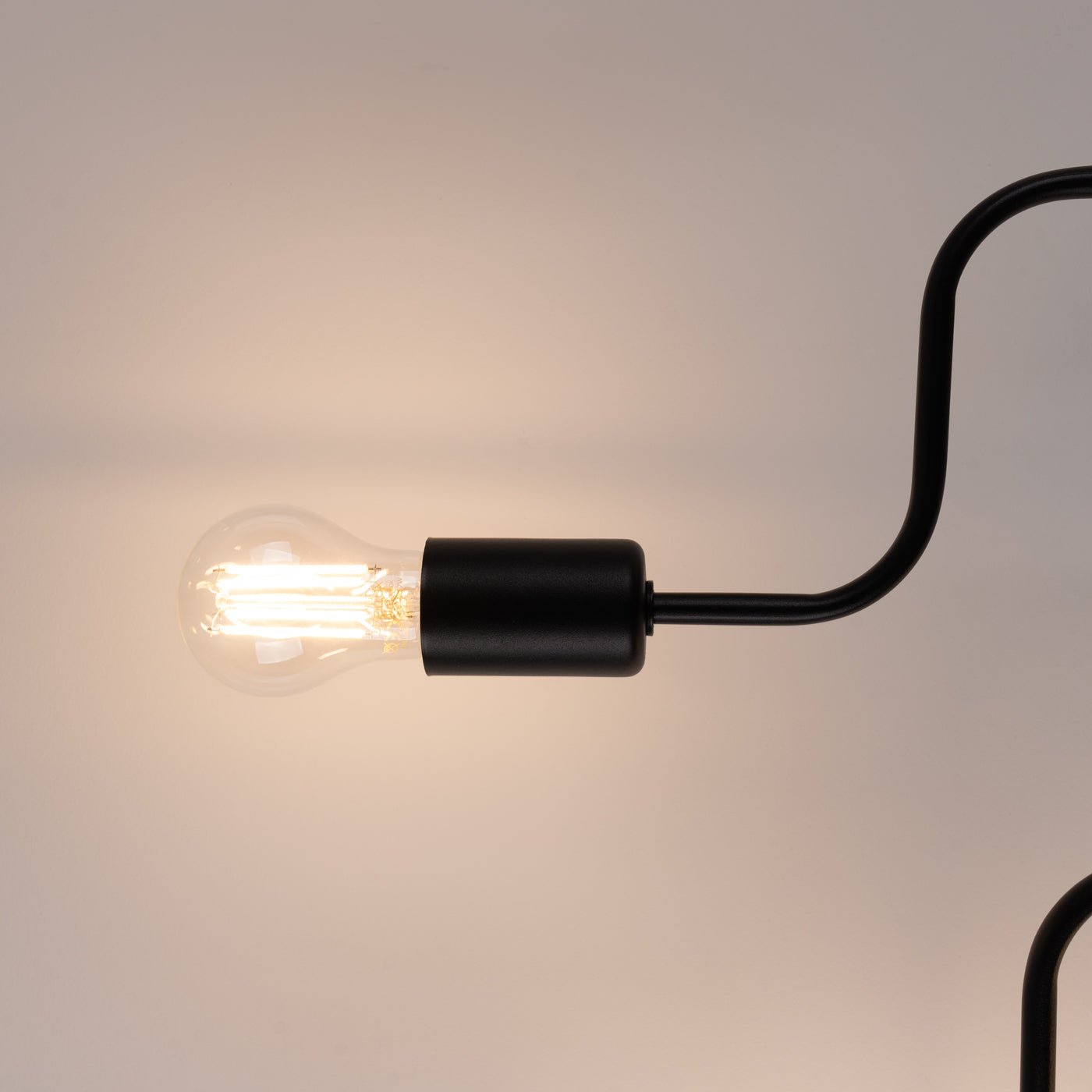 Deckenleuchte "Vector 6" – Deckenlampen in Schwarz | Dexity Lichtdesign