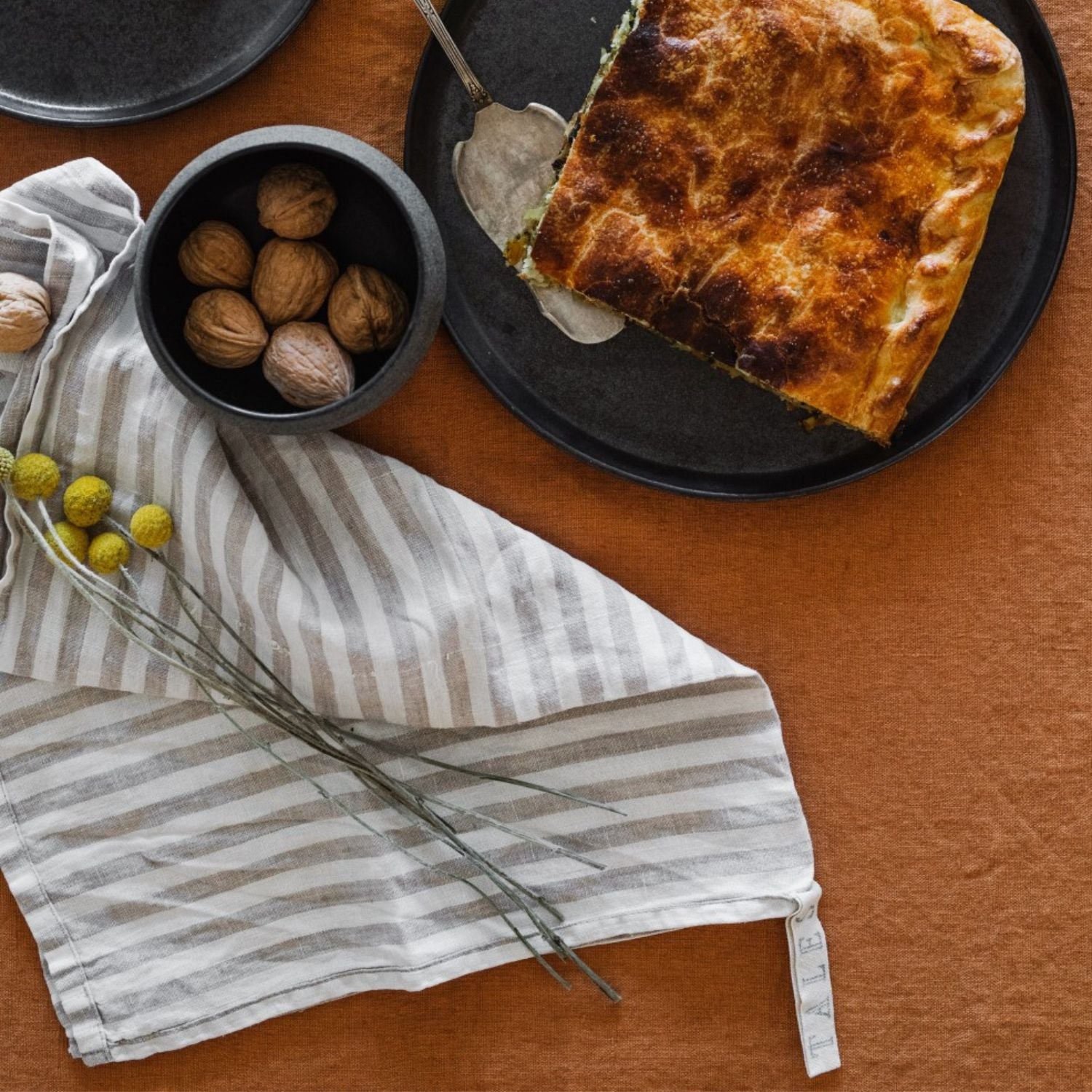 Küchentuch – 100 % Leinen – in White Flowers | Dexity Lichtdesign