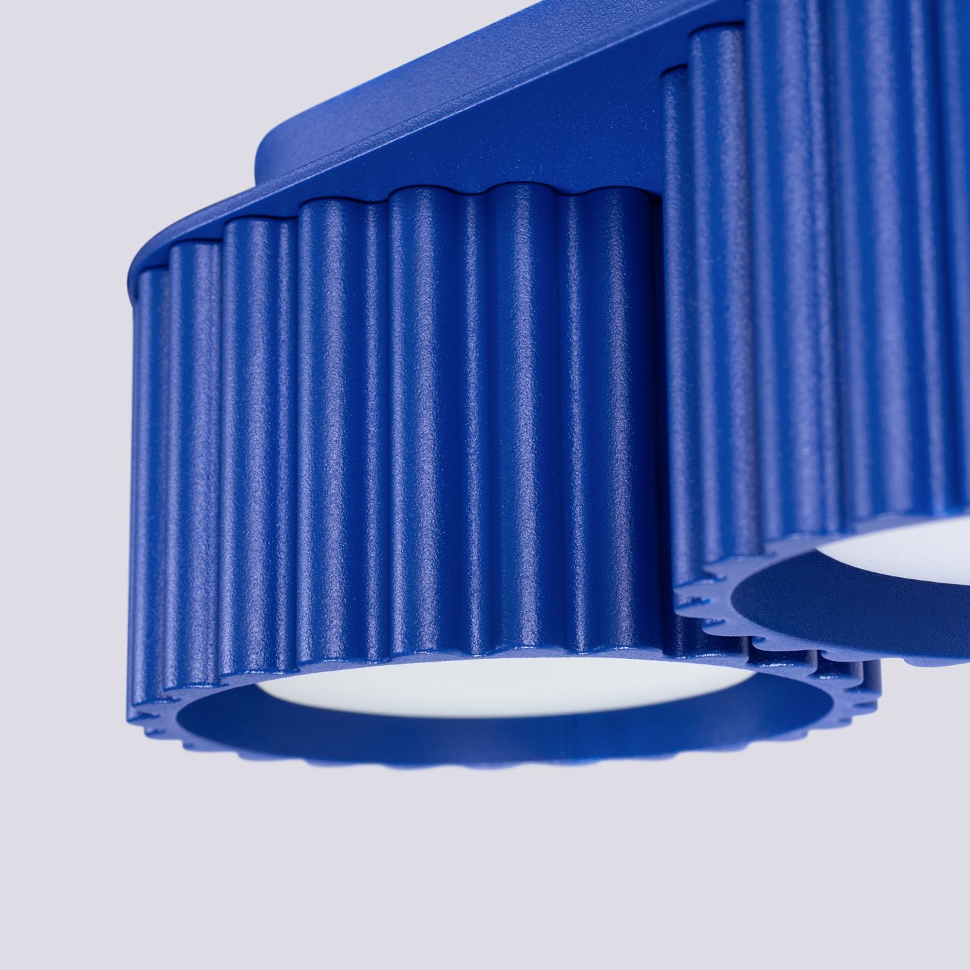 Deckenleuchte "AURA 2" – Deckenleuchte in Ultramarin | Dexity Lichtdesign