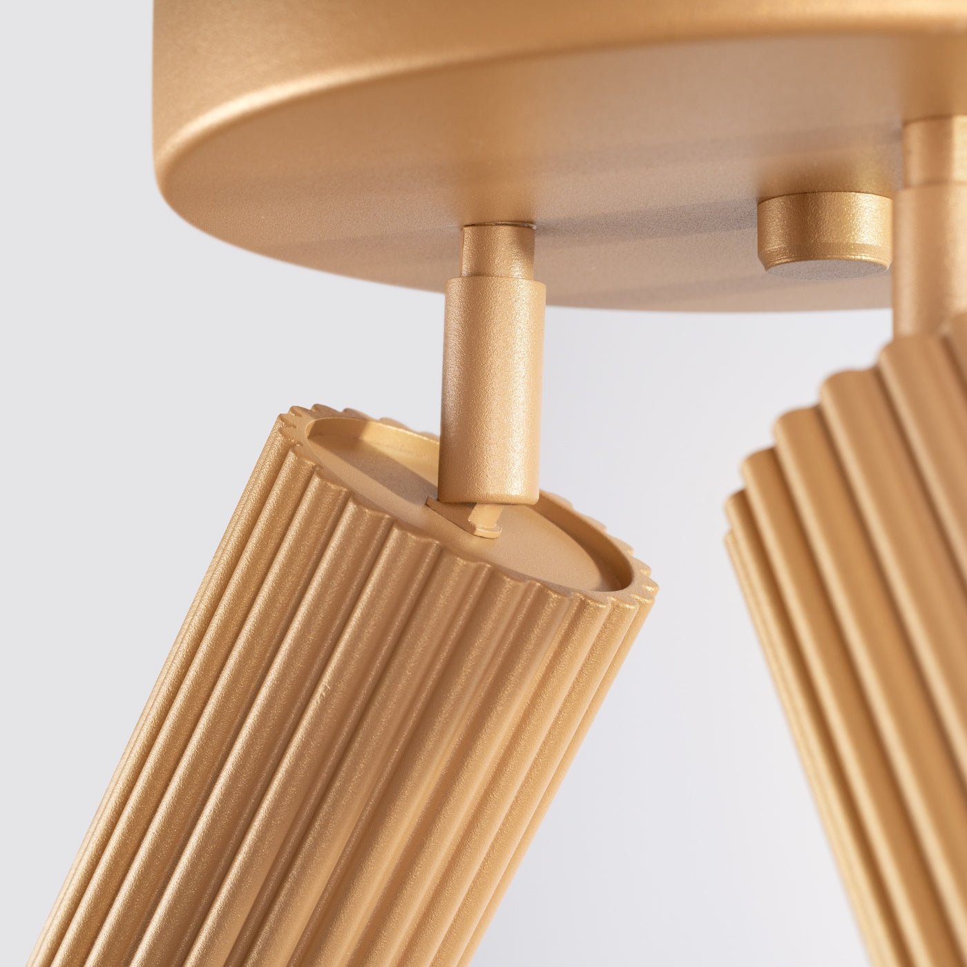 Deckenleuchte "KARBON 3P" – Deckenleuchte in Golden | Dexity Lichtdesign