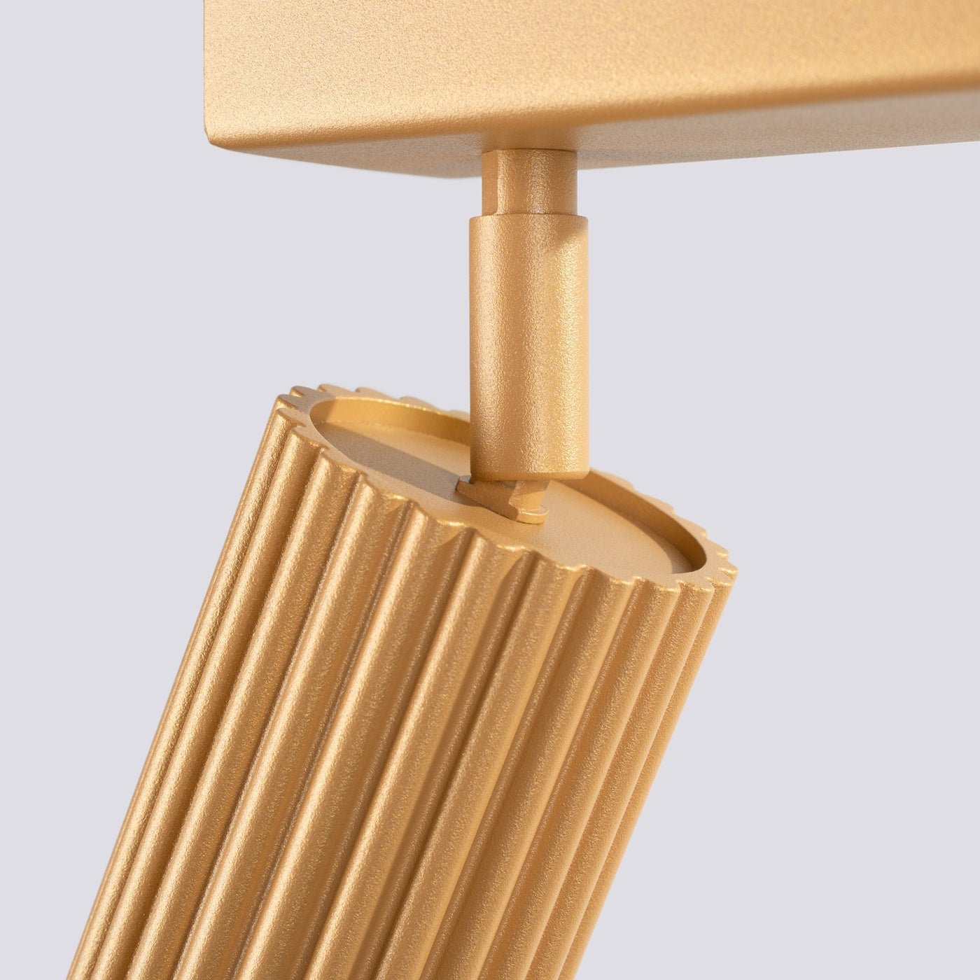 Deckenleuchte "KARBON 4L" – Deckenleuchte in Golden | Dexity Lichtdesign