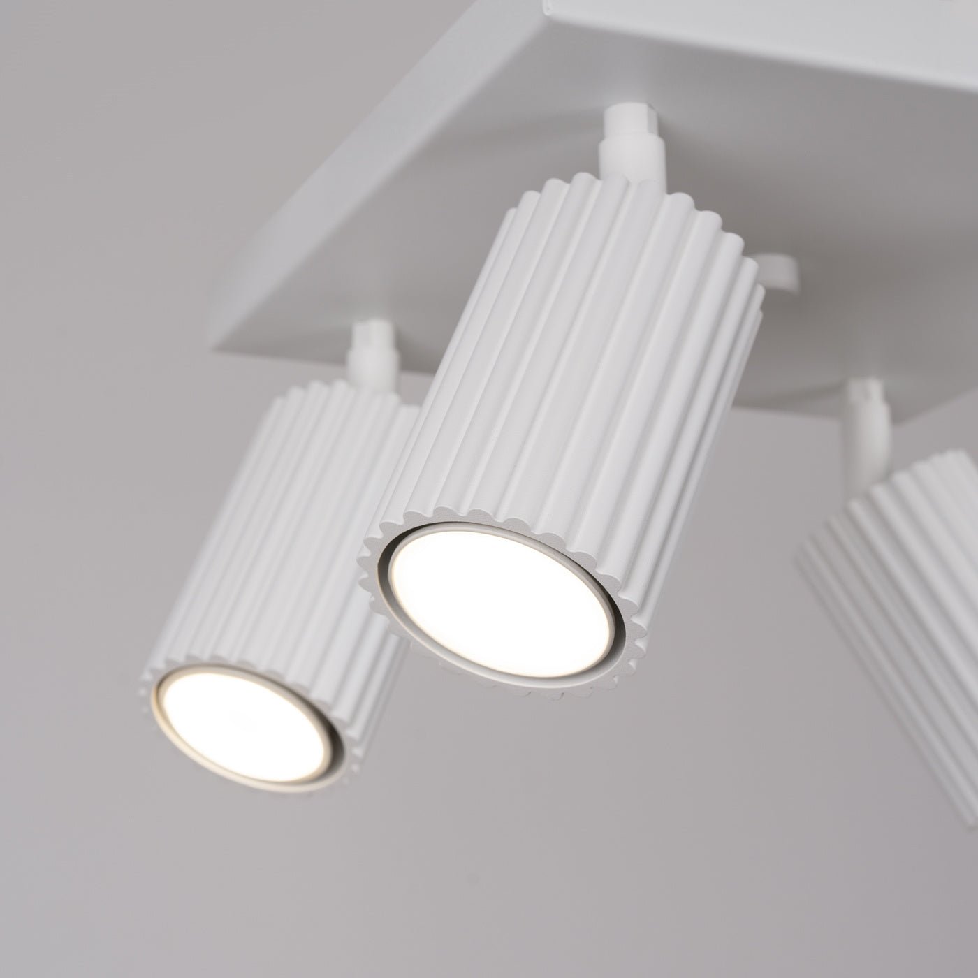 Deckenleuchte "KARBON 4" – Deckenleuchte in Weiß | Dexity Lichtdesign
