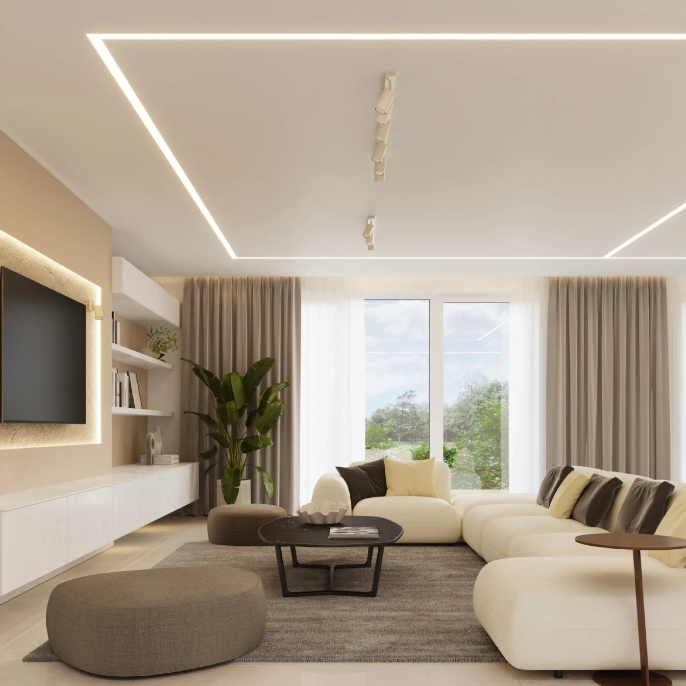 Moderner Wohnzimmerbereich mit weißem Ecksofa, braunen Kissen, braunem Hocker, schwarzem Couchtisch, wandmontiertem Fernseher, weißen Regalen und großem Fenster mit beigen Vorhängen.