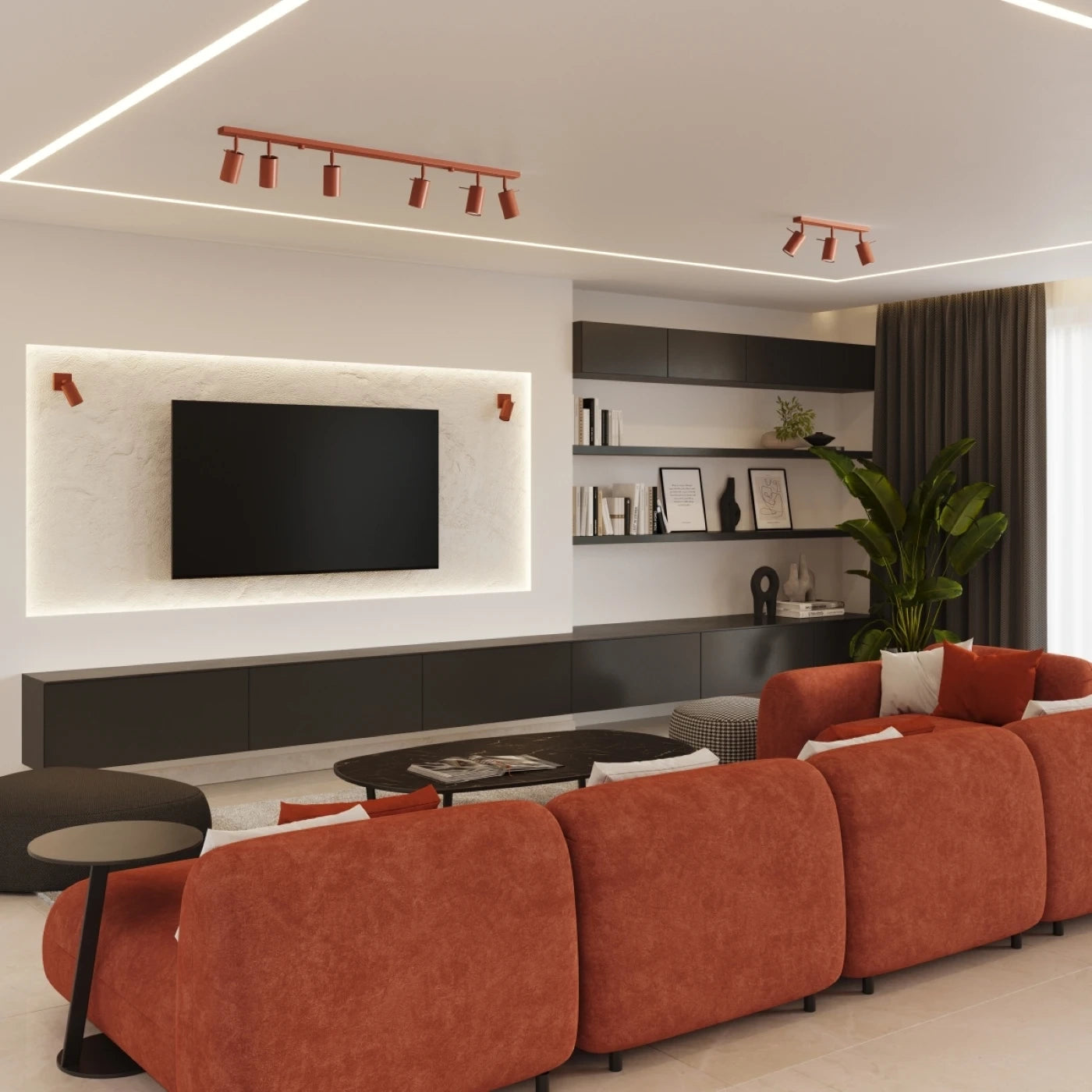 Moderner Wohnraum mit orangefarbenem Sofa, wandmontiertem Fernseher, schwarzem Regal und großen Pflanzen