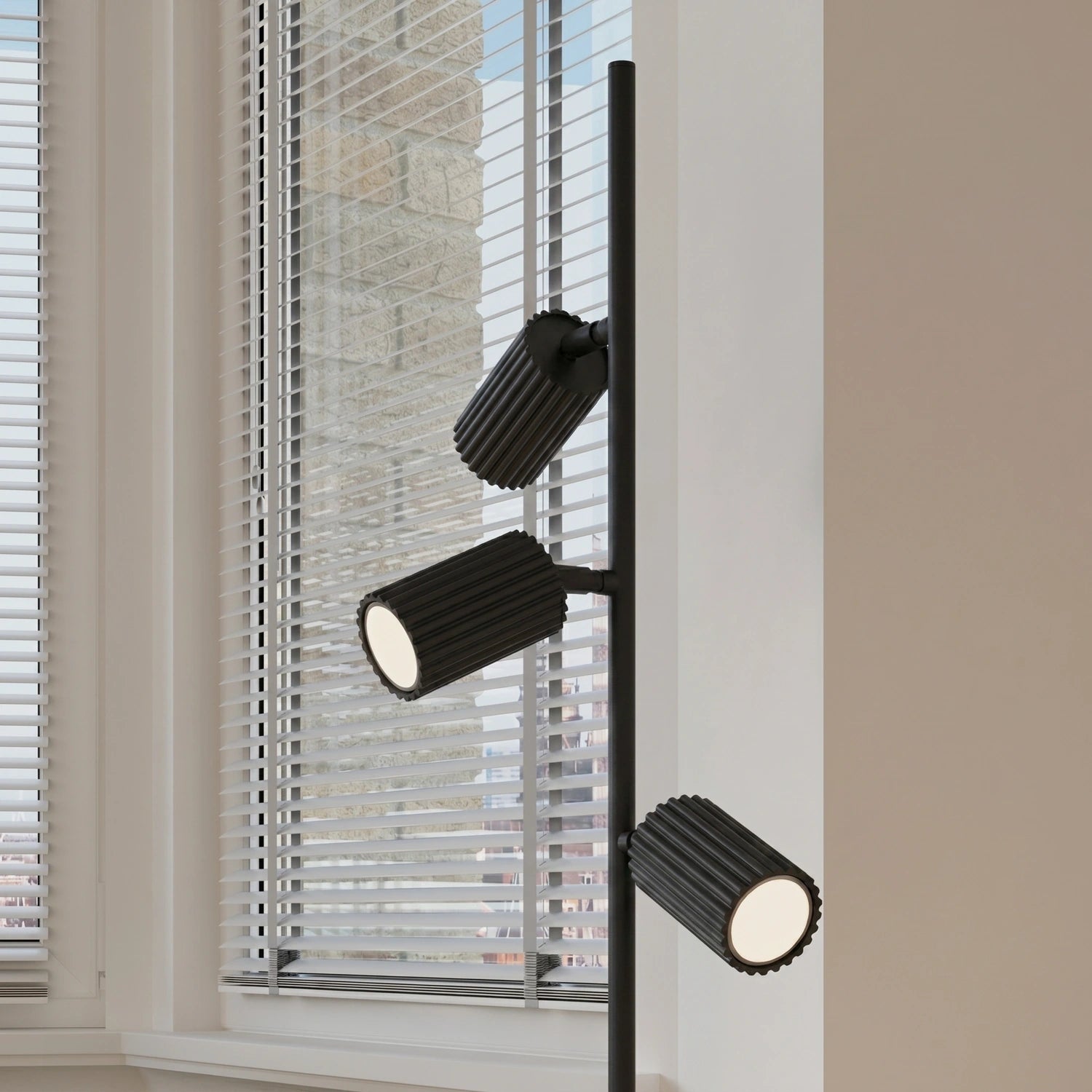 Stehlampe "KARBON 3"