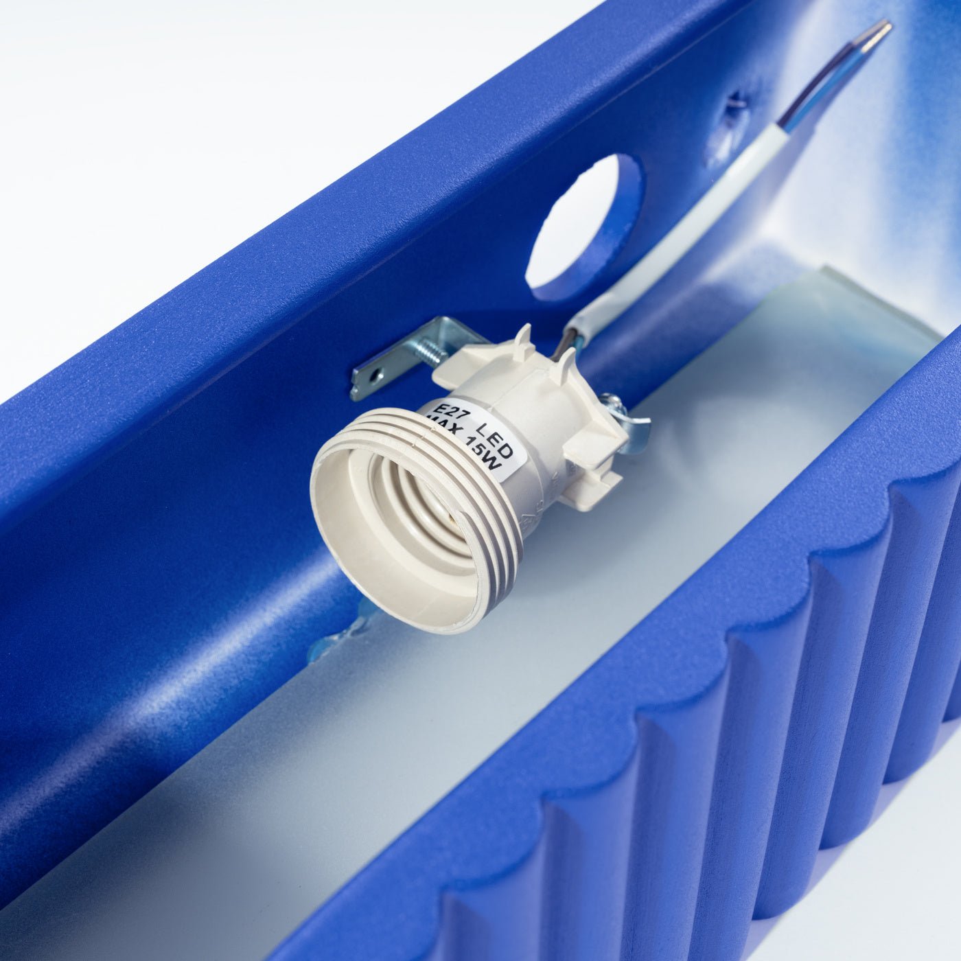 Keramik Wandleuchte "RIGATA" – in Ultramarin | Dexity Lichtdesign