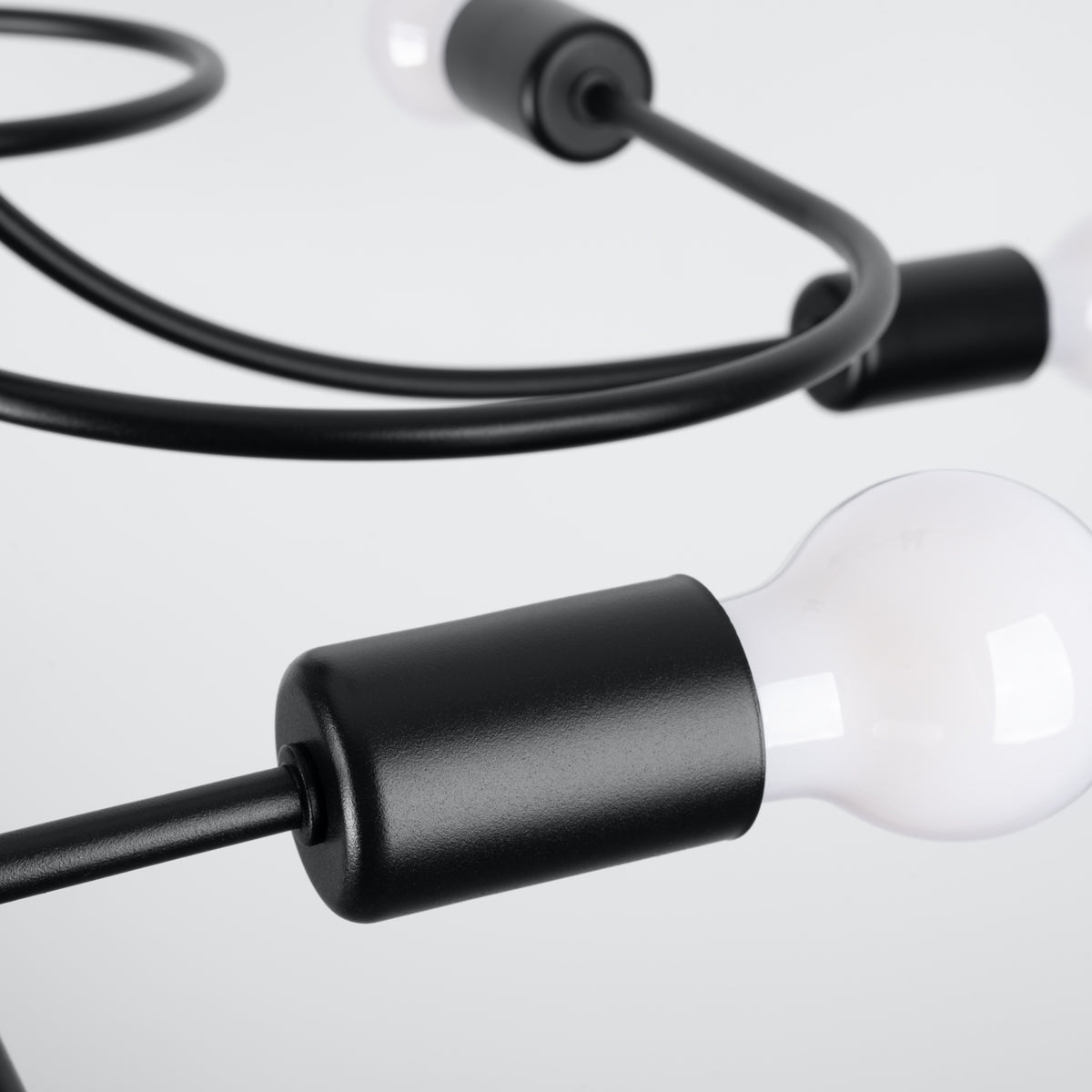 Kronleuchter "LEVAR 8" – Kronleuchter in Schwarz | Dexity Lichtdesign