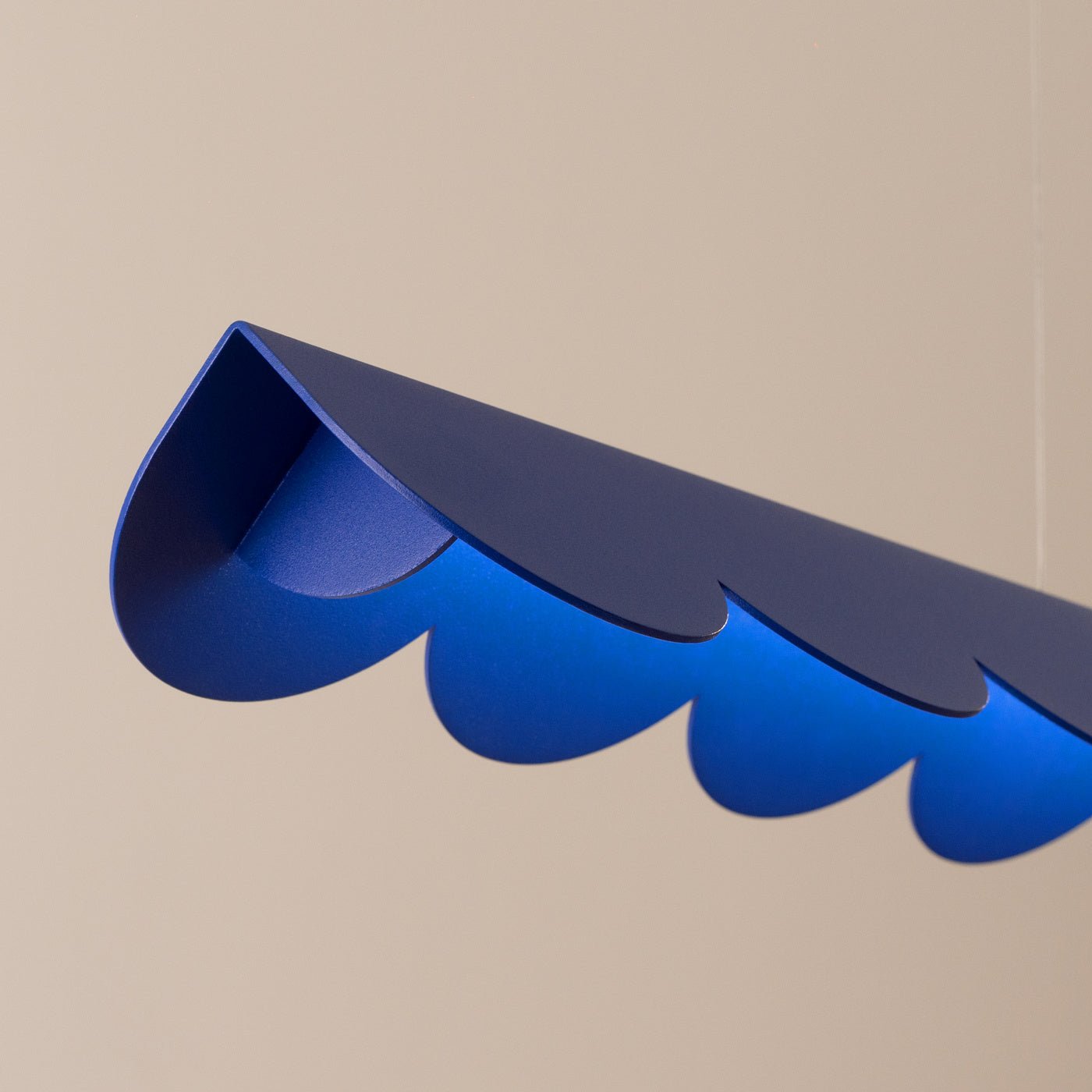 Pendelleuchte "BISCUIT" 3000K – Pendelleuchte in Ultramarin | Dexity Lichtdesign