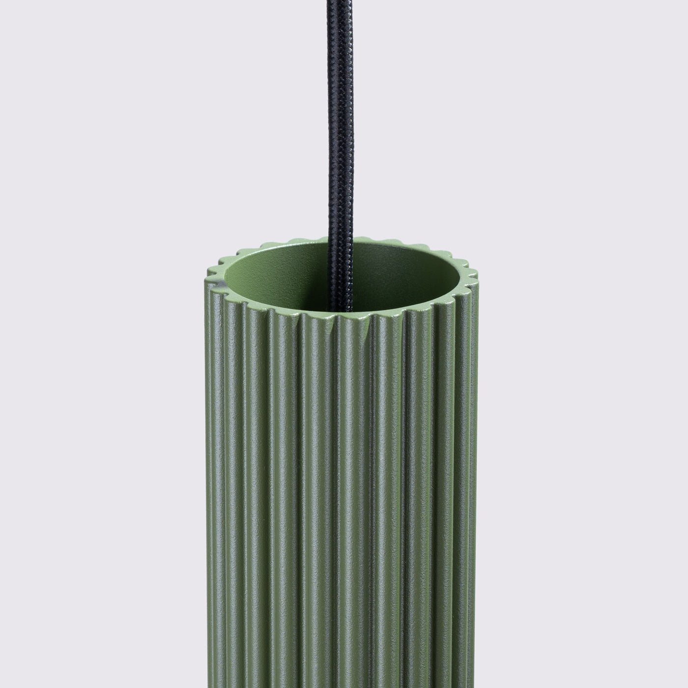 Pendelleuchte "KARBON 3L" – Pendelleuchte in Olivgrün | Dexity Lichtdesign