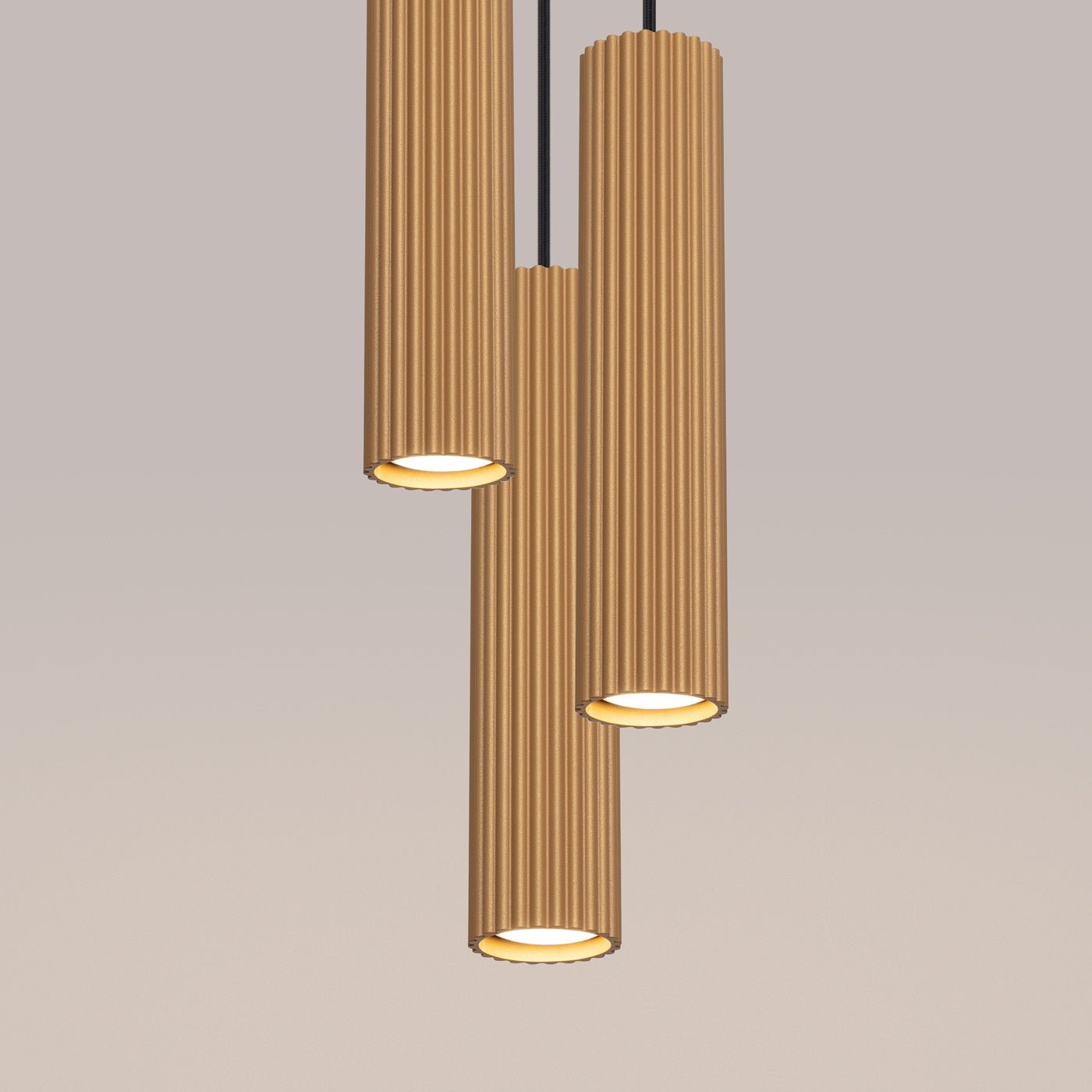 Pendelleuchte "KARBON 3P" – Pendelleuchte in Golden | Dexity Lichtdesign