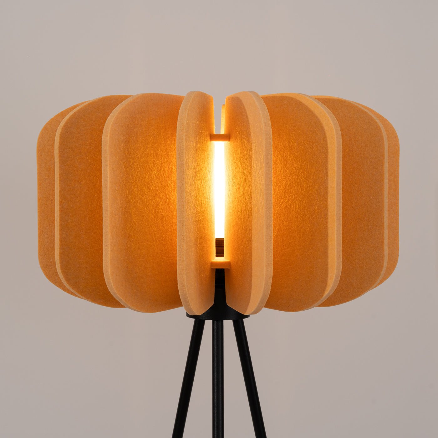 Stehleuchte "MULA 45" – in Gelb | Dexity Lichtdesign