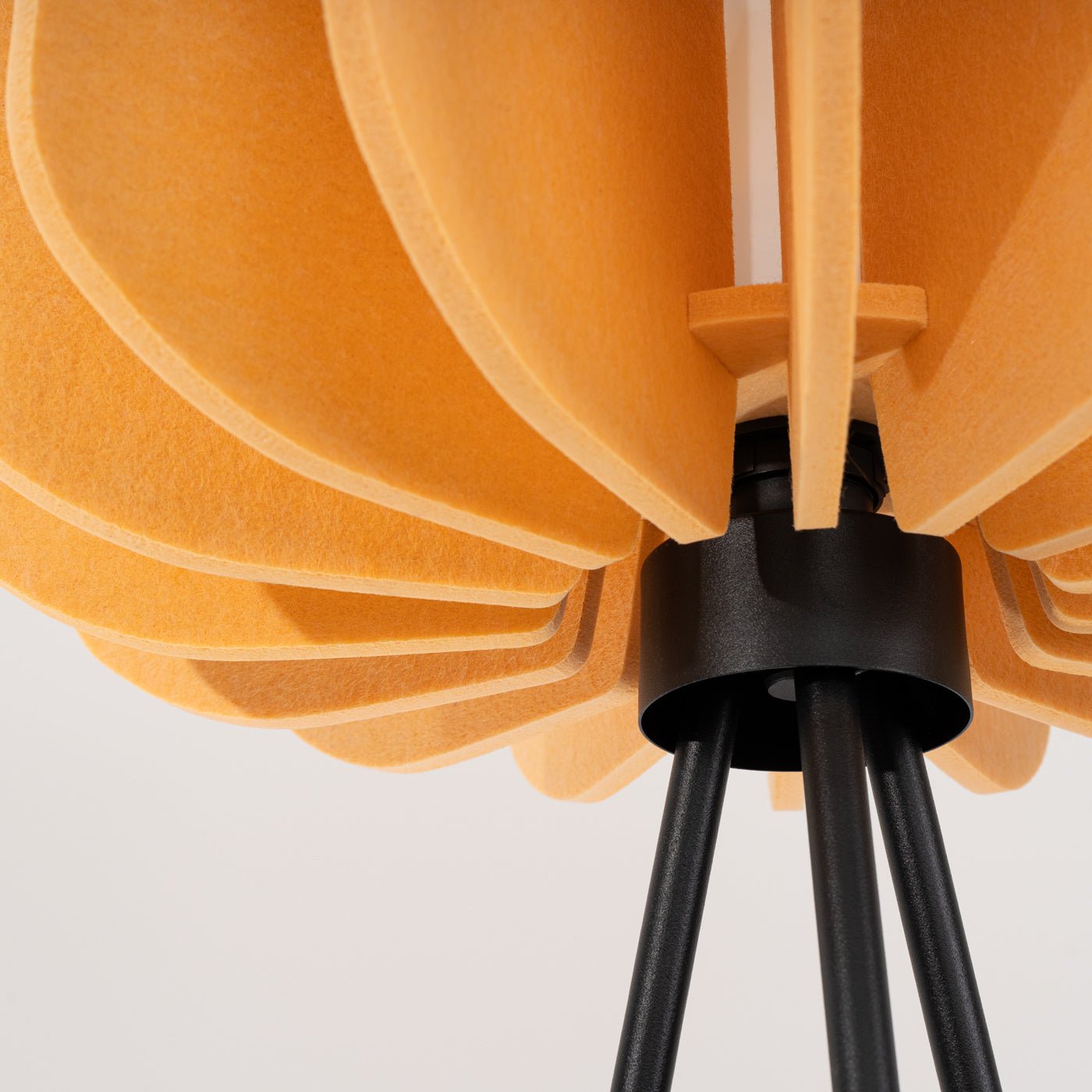 Stehleuchte "MULA 45" – in Gelb | Dexity Lichtdesign
