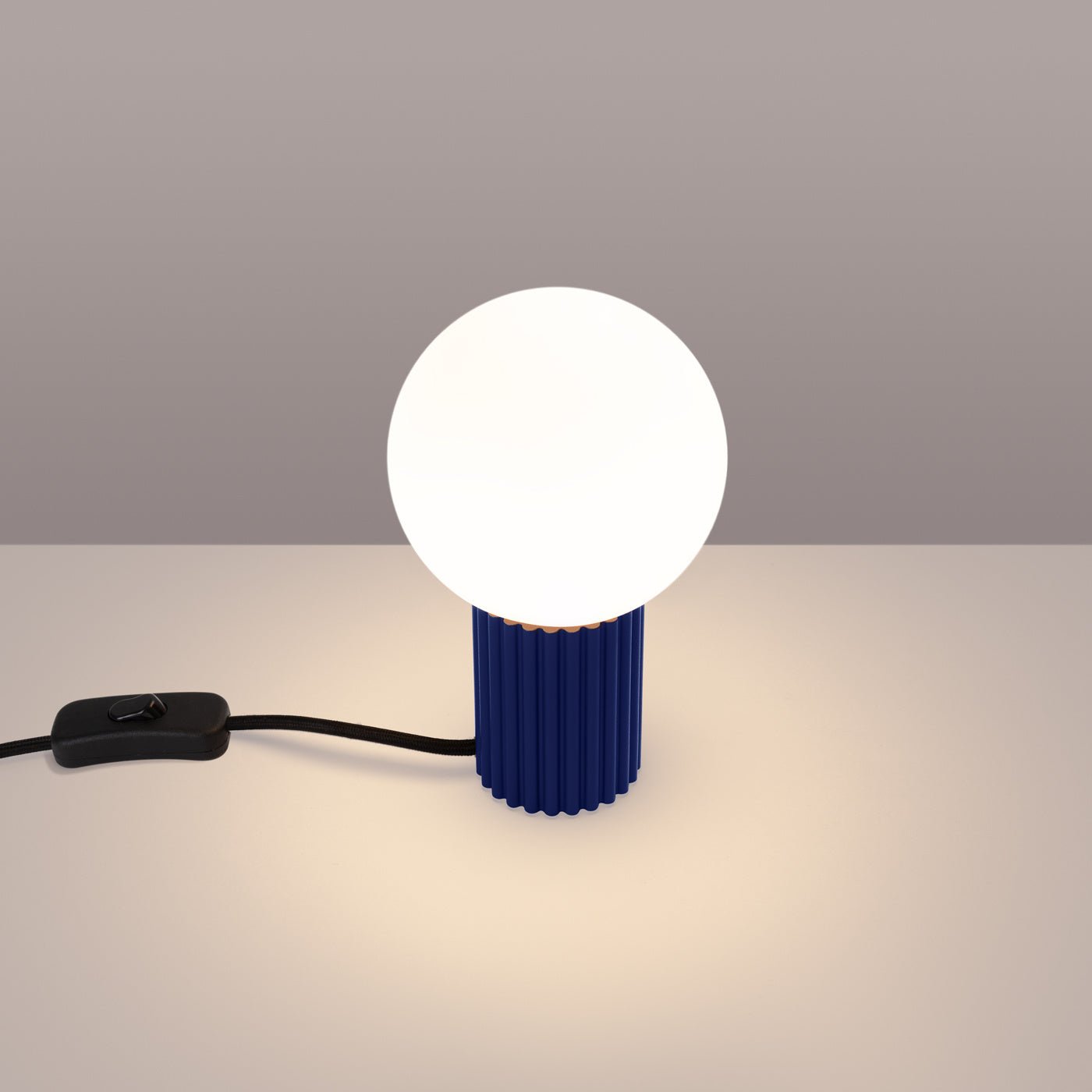 Tischlampe "HALO" – Schreibtischlampen in Ultramarin | Dexity Lichtdesign