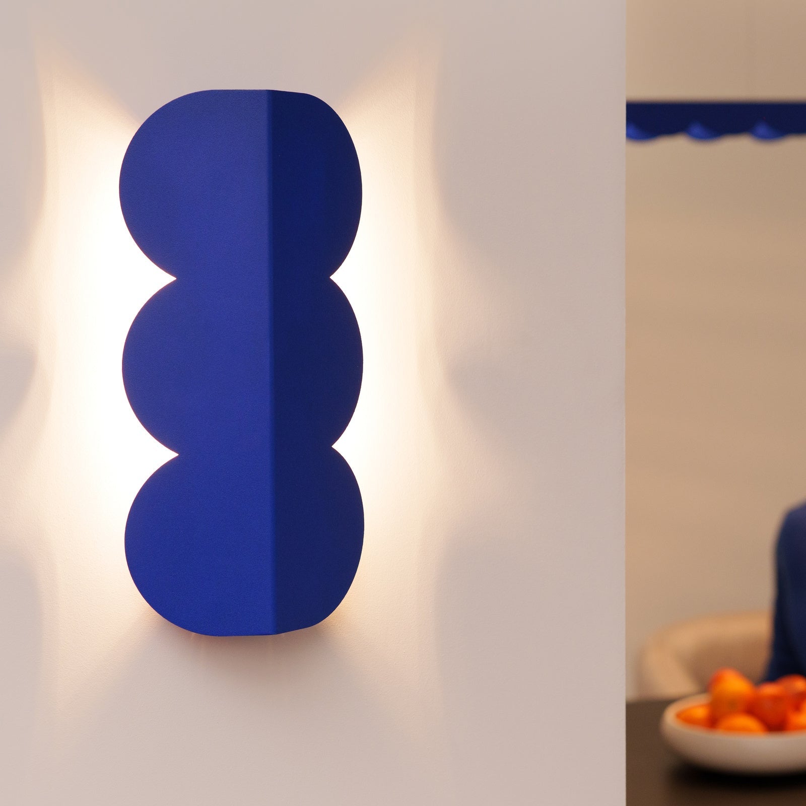 Wandleuchte "BISCUIT" – Wandleuchte in Ultramarin | Dexity Lichtdesign
