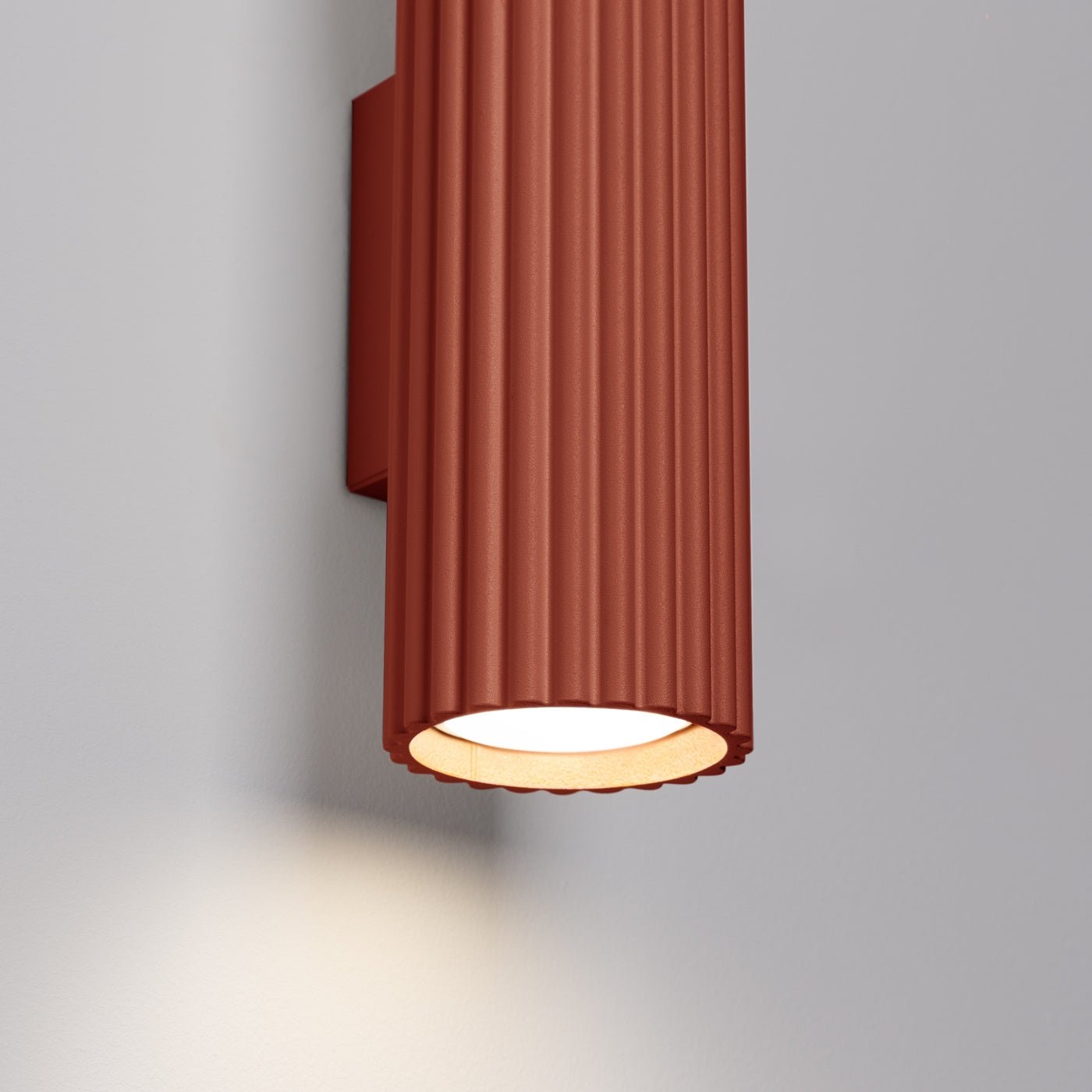 Wandleuchte "KARBON 20" – Wandleuchte in Roter Ocker | Dexity Lichtdesign