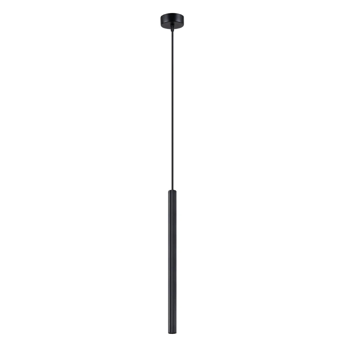 Pendelleuchte CORA 1 in Schwarz – moderne Einzelleuchte mit geriffeltem Metallkörper und eleganter zylindrischer Form für Wohn- und Essbereiche.
