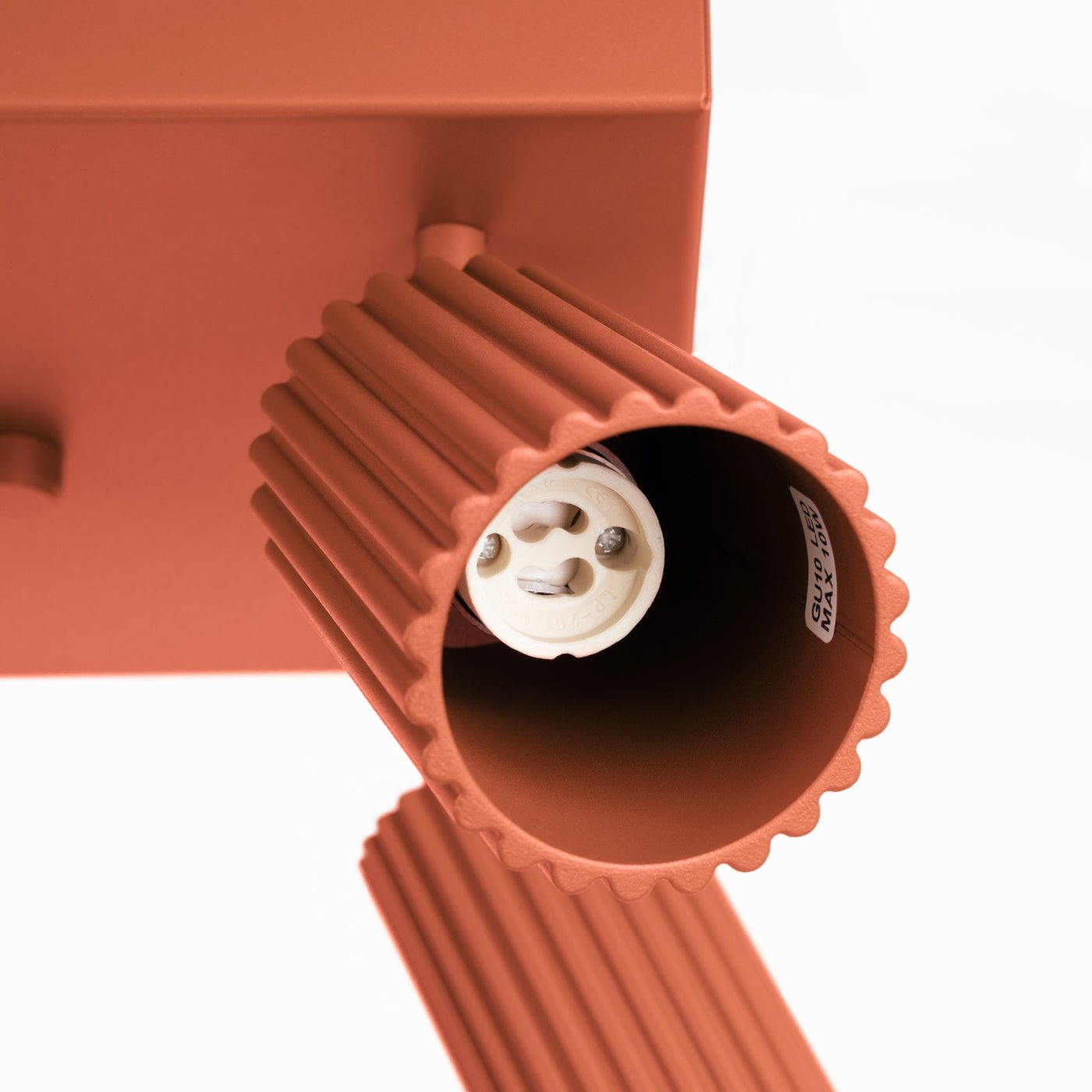 Deckenleuchte "KARBON 4" – Deckenleuchte in Roter Ocker | Dexity Lichtdesign