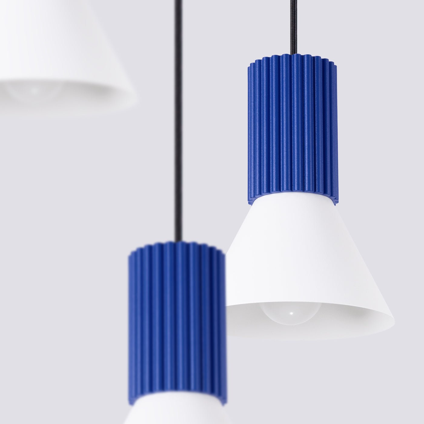 Pendelleuchte "ESTRIA 3P" – in Ultramarin | Dexity Lichtdesign