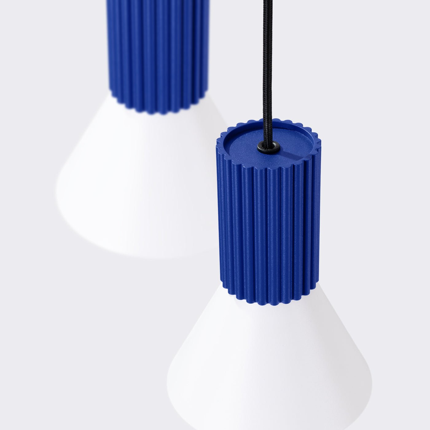 Pendelleuchte "ESTRIA 3P" – in Ultramarin | Dexity Lichtdesign