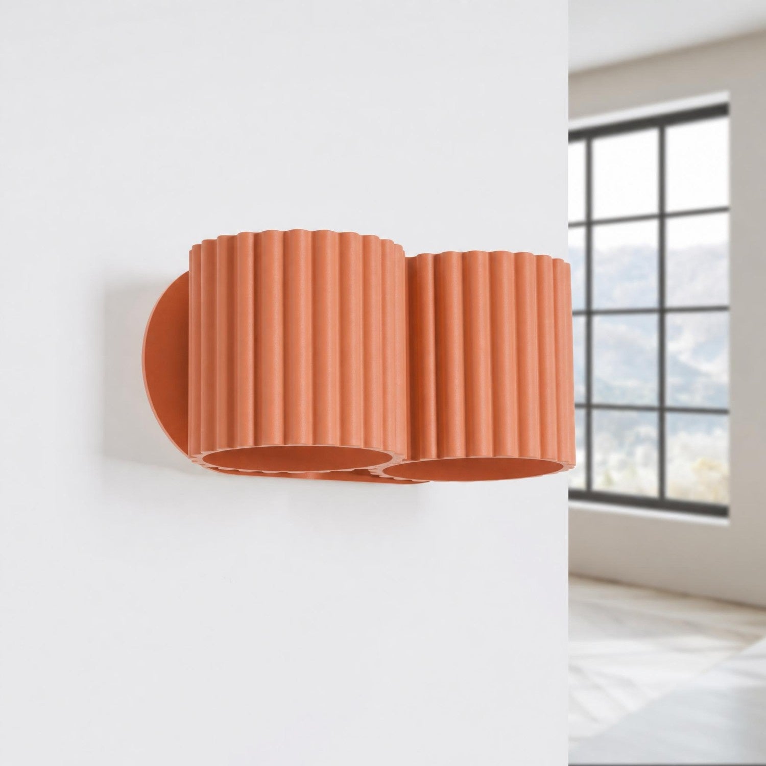 Wandleuchte AURA 2 in Rotem Ocker – zwei geriffelte Leuchtenkörper mit Up- & Downlight | Dexity