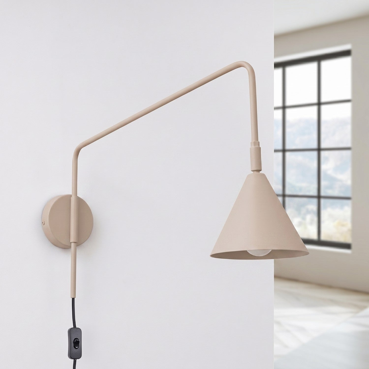 Wandleuchte "NOX" mit Stecker und Kabelschalter