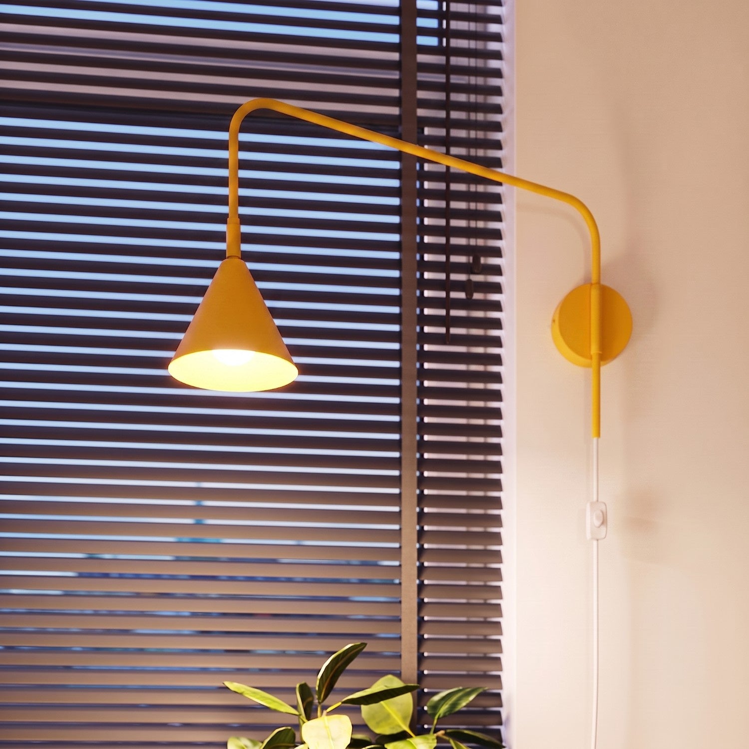 Wandleuchte "NOX" mit Stecker und Kabelschalter