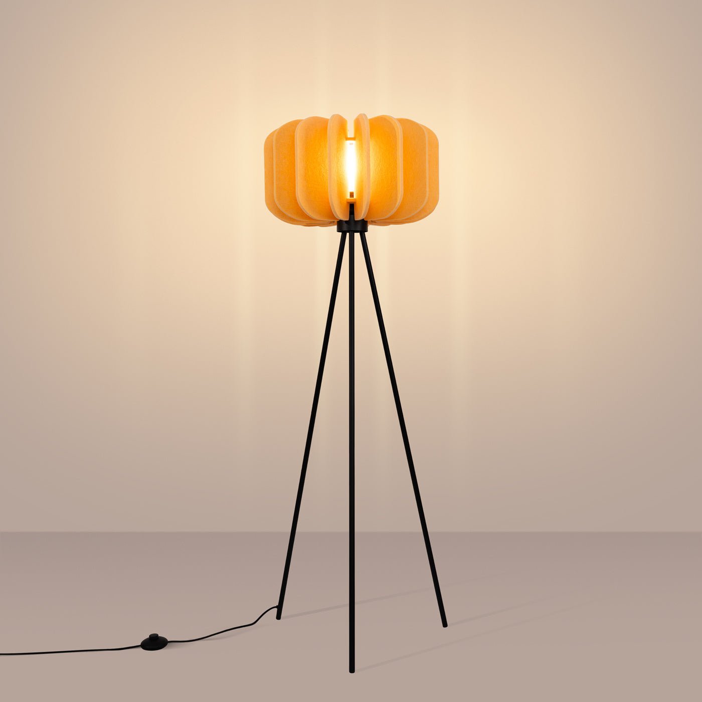 Stehleuchte "MULA 45" – in Gelb | Dexity Lichtdesign