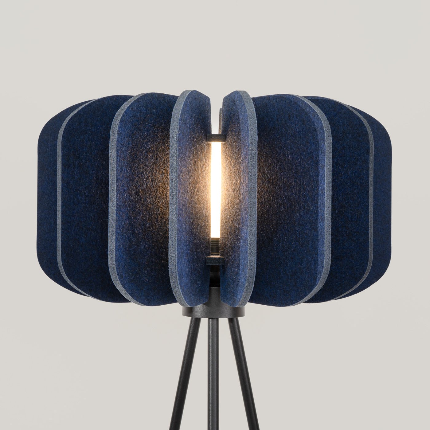 Stehleuchte "MULA 45" – in Marineblau | Dexity Lichtdesign