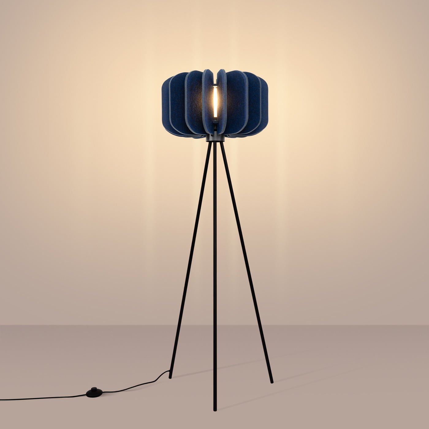Stehleuchte "MULA 45" – in Marineblau | Dexity Lichtdesign