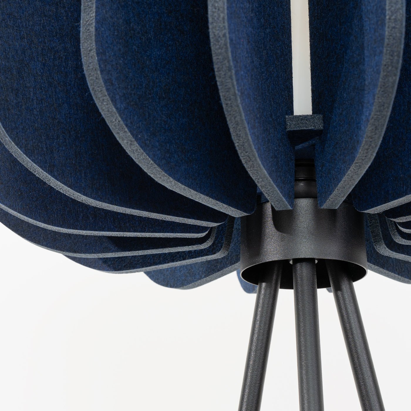 Stehleuchte "MULA 45" – in Marineblau | Dexity Lichtdesign