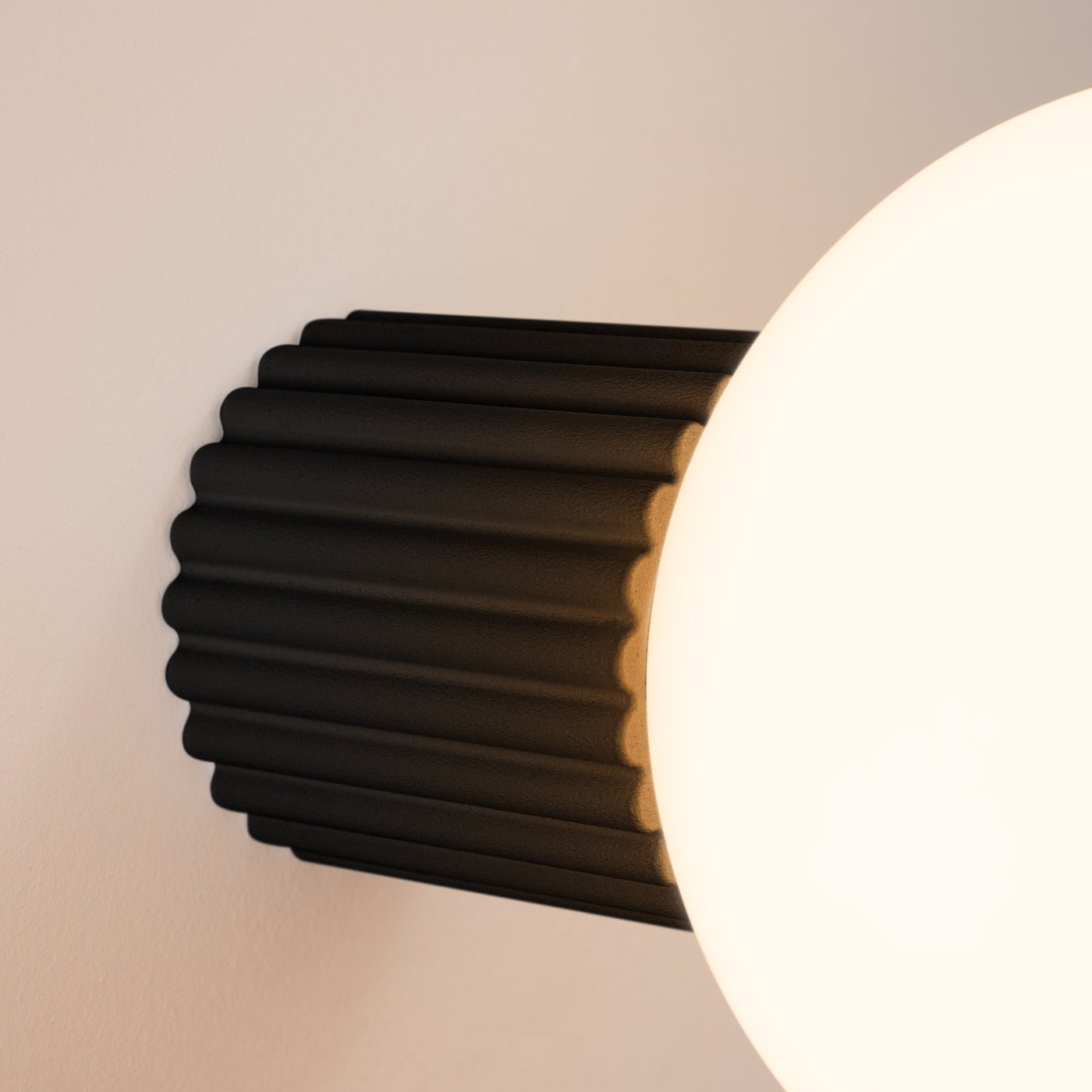 Wandleuchte "HALO" (IP44) – Wandleuchte in Schwarz | Dexity Lichtdesign