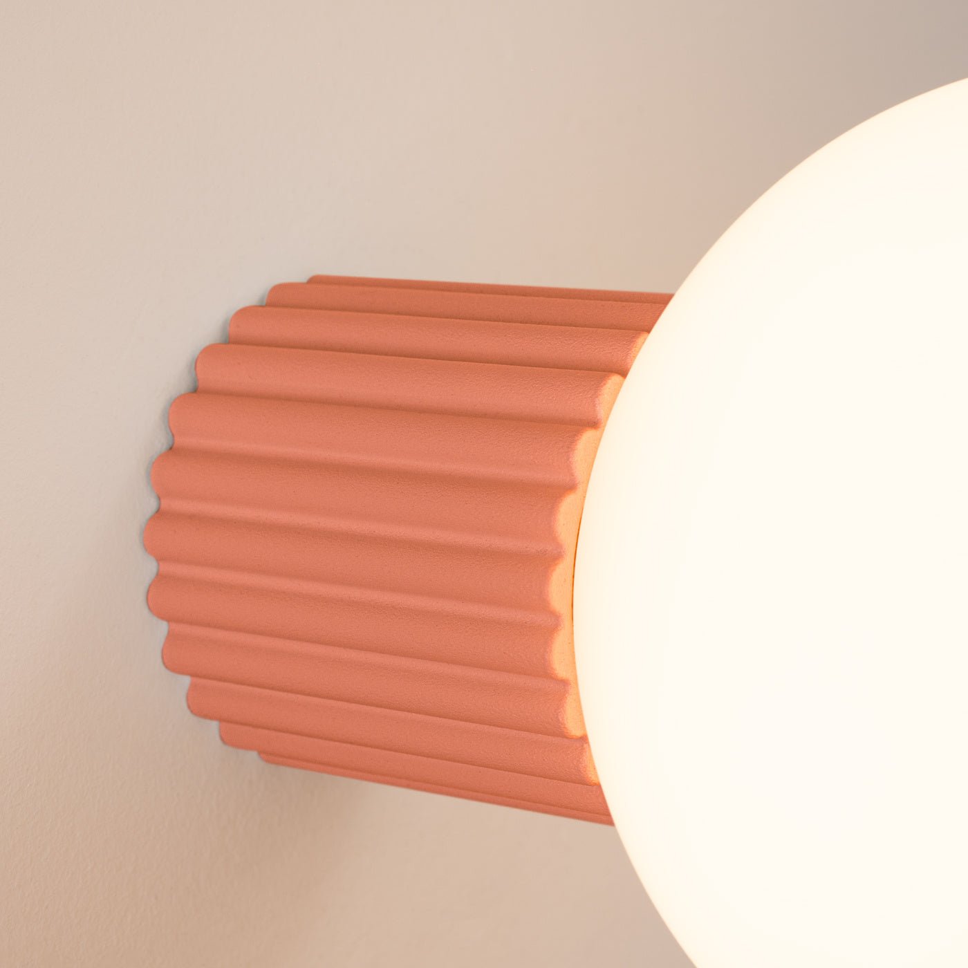 Wandleuchte "HALO" (IP44) – Wandleuchte in Apricot | Dexity Lichtdesign